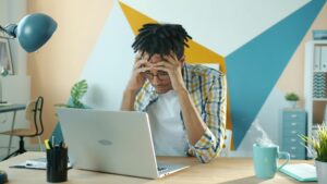 work burnout: signs, causes and how to manage it